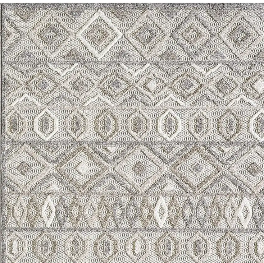 Gray And Ivory Southwestern Stain Resistant Indoor Outdoor Area Rug Photo 3