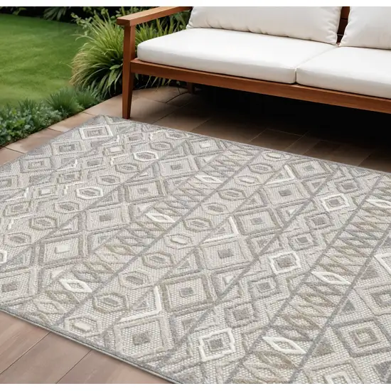 Gray And Ivory Southwestern Stain Resistant Indoor Outdoor Area Rug Photo 2