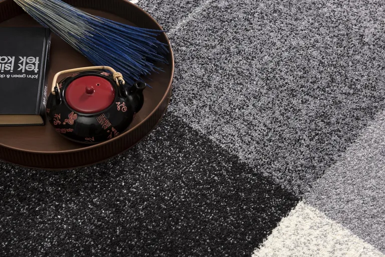 Gray Modern Geometric Area Rug Photo 4