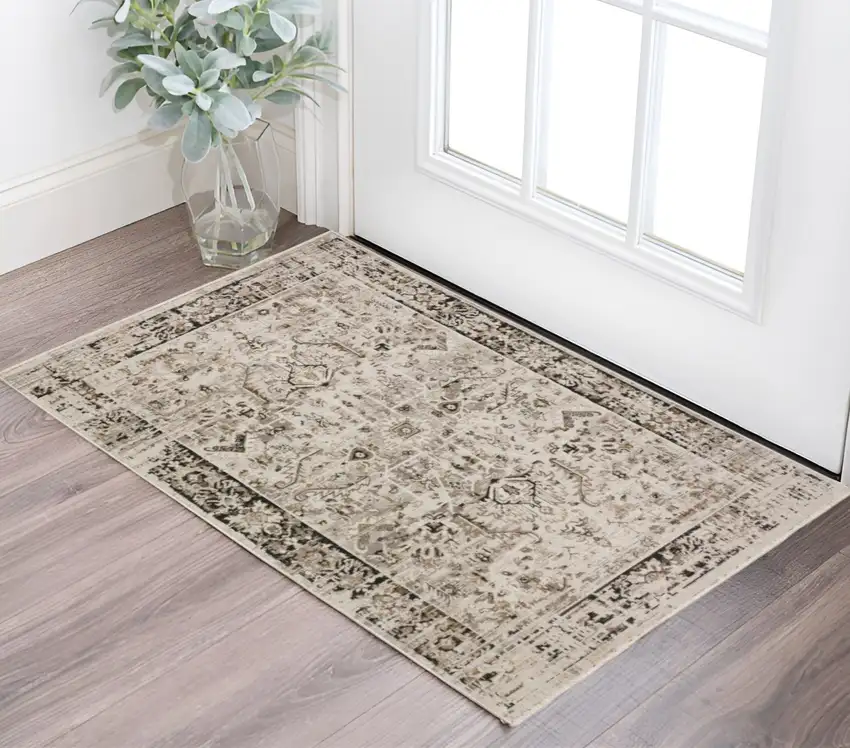 Gray Oriental Area Rug With Fringe Photo 1