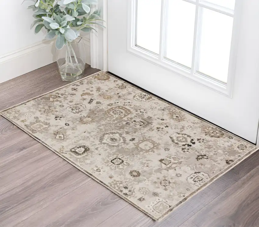 Gray Oriental Area Rug With Fringe Photo 1