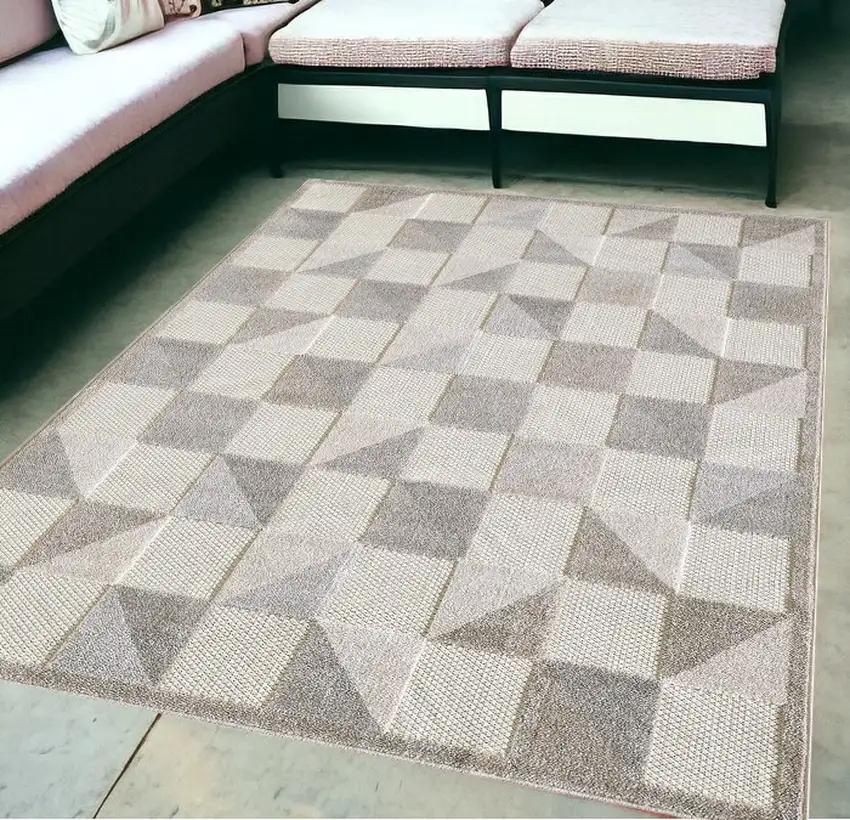 Gray Geometric Stain Resistant Indoor Outdoor Area Rug Photo 1