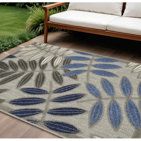 Blue And Gray Round Floral Indoor Outdoor Area Rug Photo 2