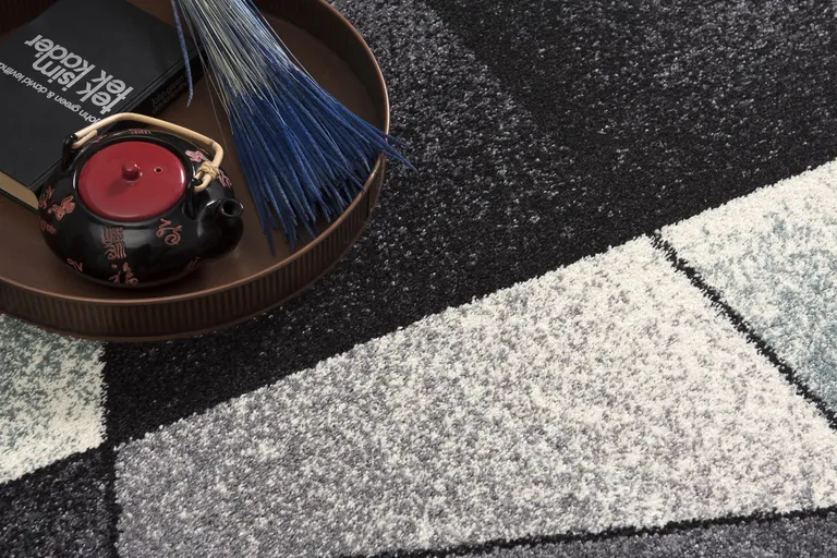 Gray and Blue Prism Pattern Area Rug Photo 1