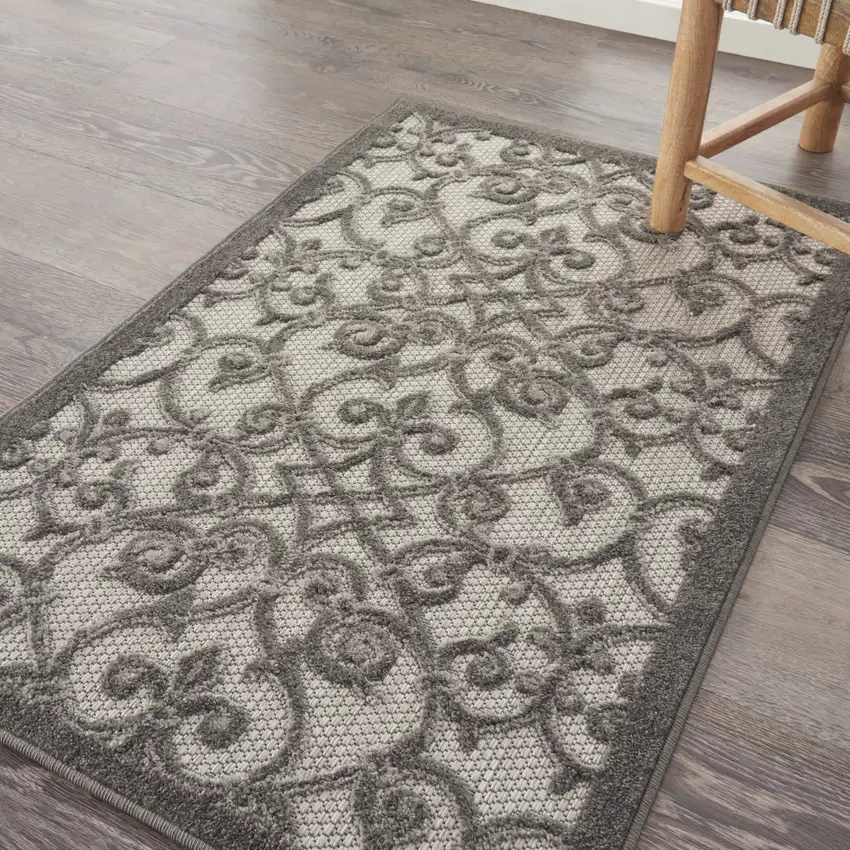 Gray Indoor Outdoor Area Rug Photo 6