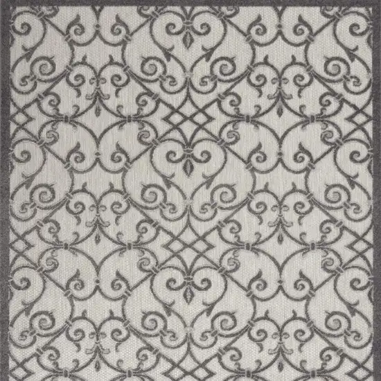 Gray Indoor Outdoor Area Rug Photo 4