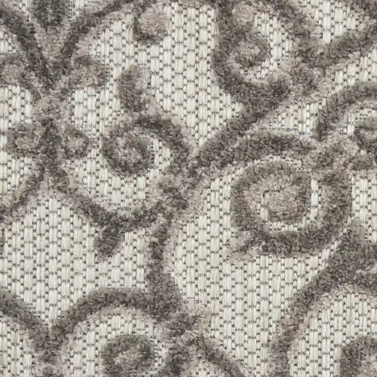 Gray Scroll Indoor Outdoor Area Rug Photo 9
