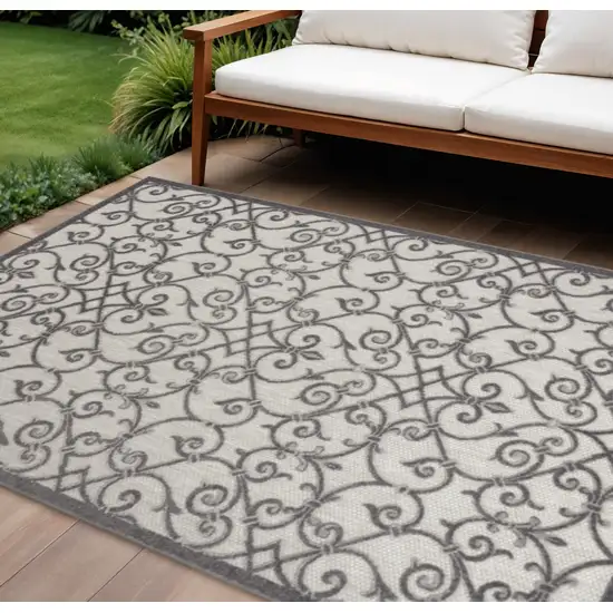 Gray Indoor Outdoor Area Rug Photo 2