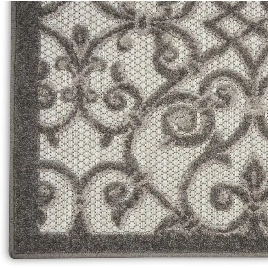 8' X 11' Gray Indoor Outdoor Area Rug Photo 9
