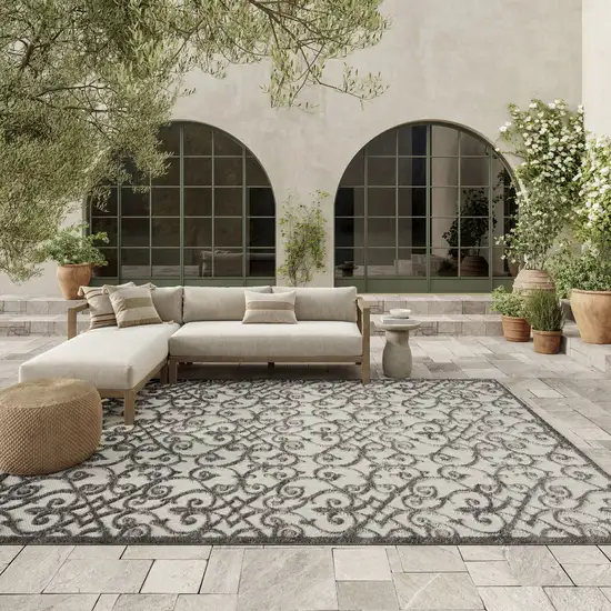 Gray Indoor Outdoor Area Rug Photo 5