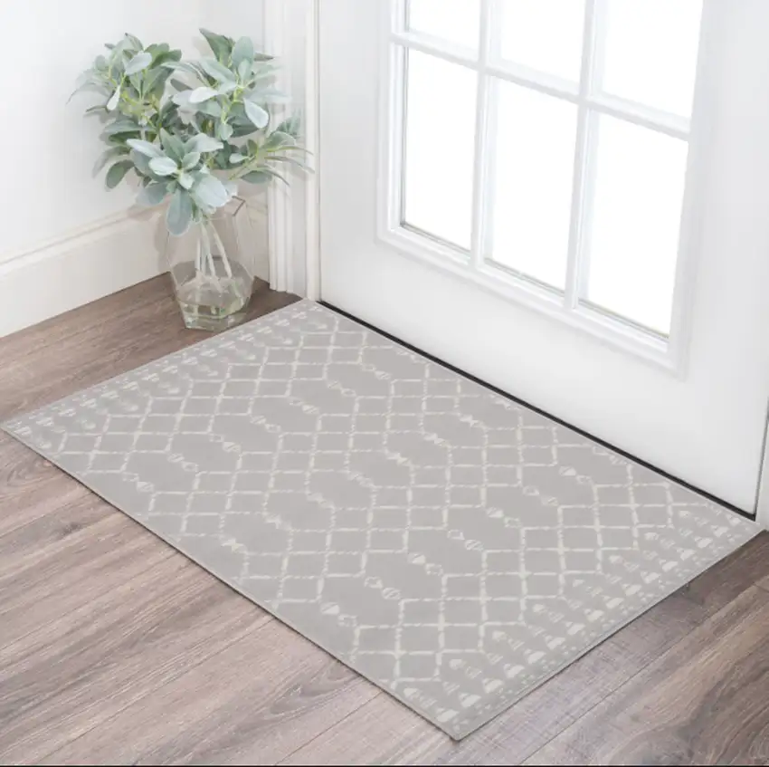 Gray and Ivory Geometric Area Rug Photo 1