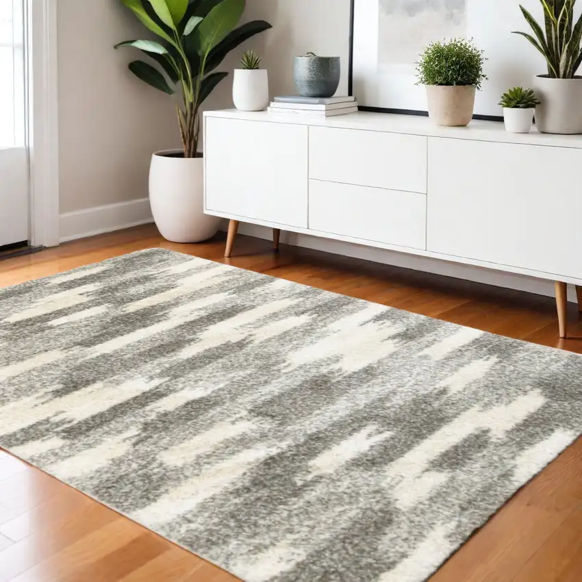 Gray And Ivory Geometric Pattern Area Rug Photo 1