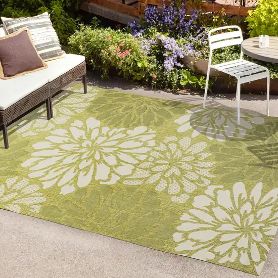 Green And Cream Floral Indoor Outdoor Area Rug Photo 9
