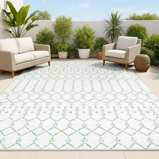 Green And Ivory Trellis Indoor Outdoor Area Rug Photo 4