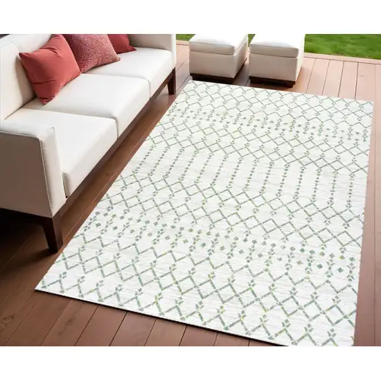 Green And Ivory Trellis Indoor Outdoor Area Rug Photo 1