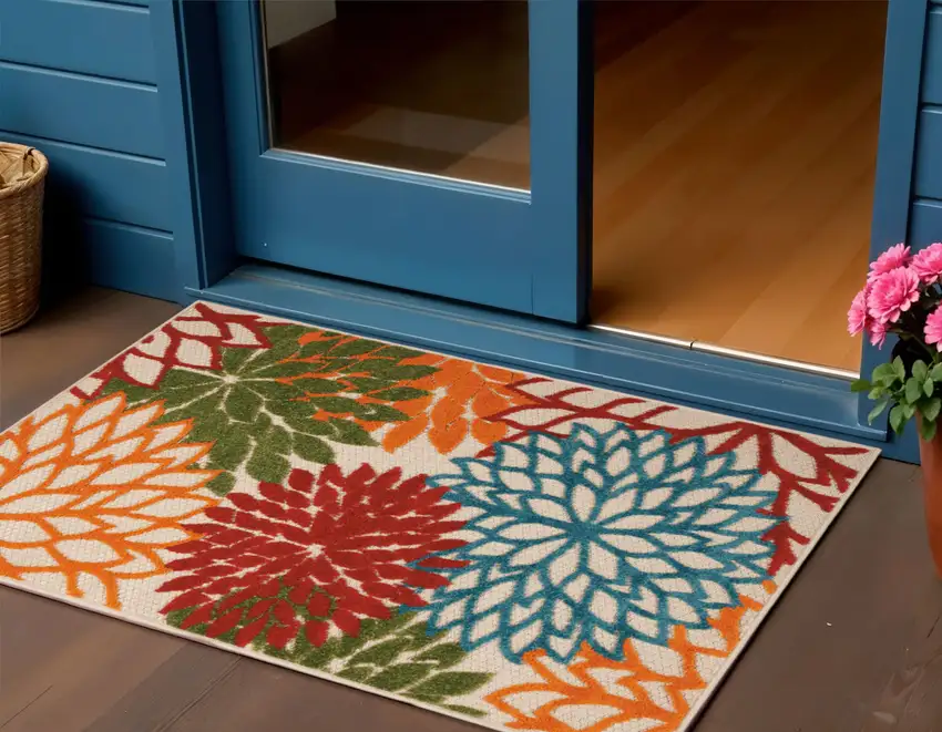 Green And Ivory Indoor Outdoor Area Rug Photo 1