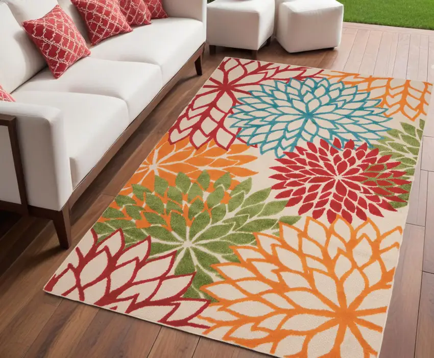 Green And Ivory Floral Indoor Outdoor Area Rug Photo 1
