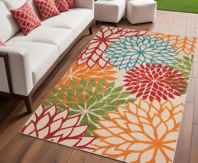 Green Floral Indoor Outdoor Area Rug Photo 1