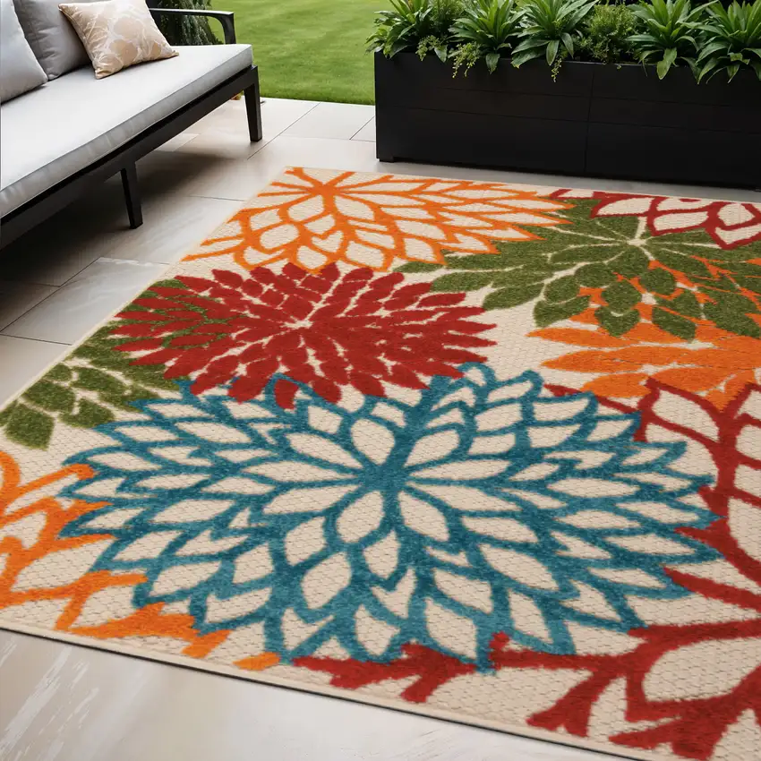 Green And Ivory Floral Indoor Outdoor Area Rug Photo 1