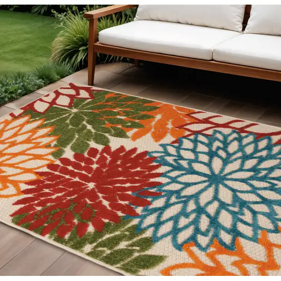 Green And Ivory Floral Indoor Outdoor Area Rug Photo 1