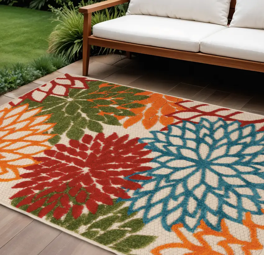 Green And Ivory Indoor Outdoor Area Rug Photo 1