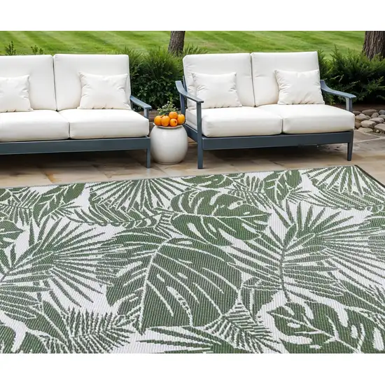 Green Floral Indoor Outdoor Area Rug Photo 1