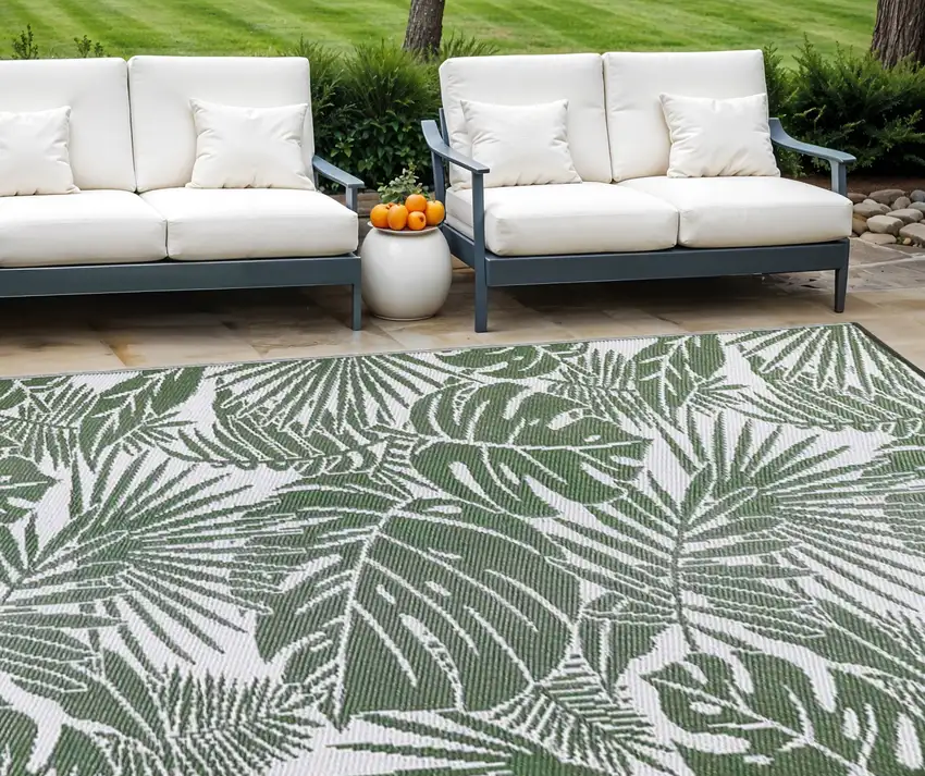 Green Floral Indoor Outdoor Area Rug Photo 1