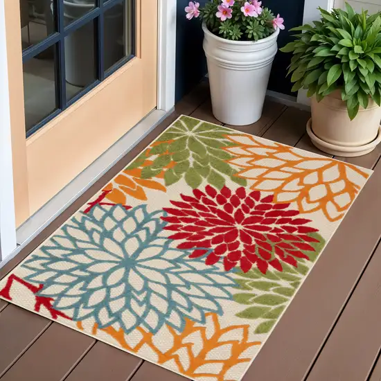 Green And Ivory Indoor Outdoor Area Rug Photo 2