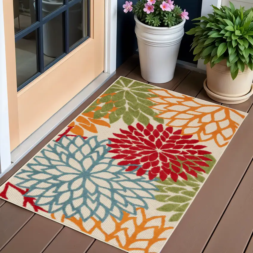Green And Ivory Indoor Outdoor Area Rug Photo 2
