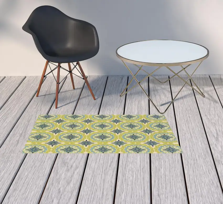 Green Floral Stain Resistant Indoor Outdoor Area Rug Photo 2