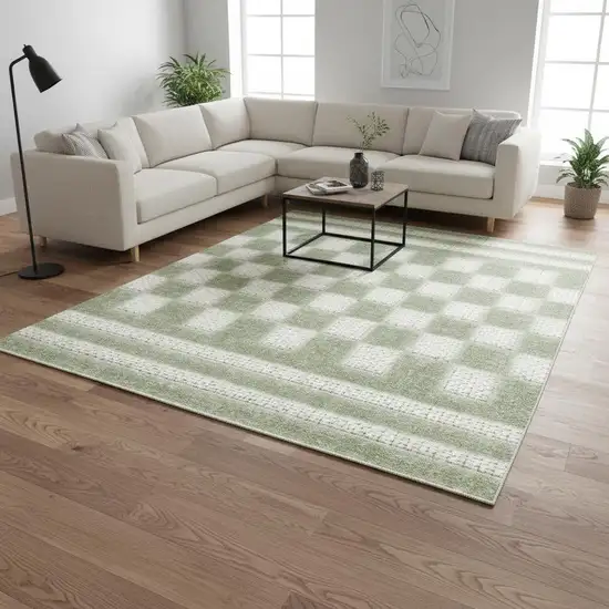 Green Geometric Area Rug Photo 1