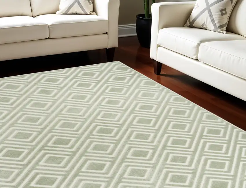 Green Geometric Area Rug Photo 1