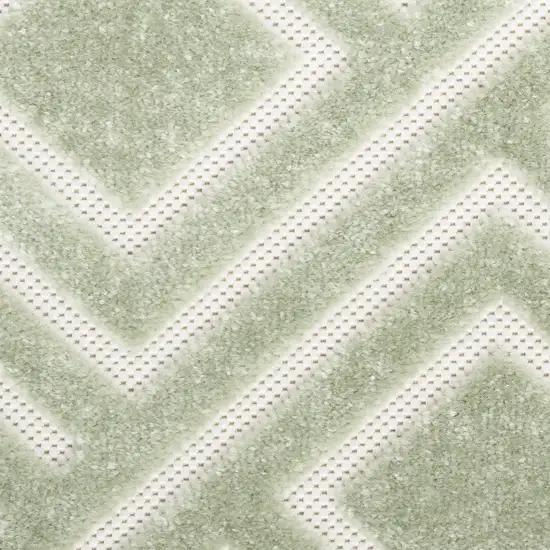Green Geometric Area Rug Photo 9