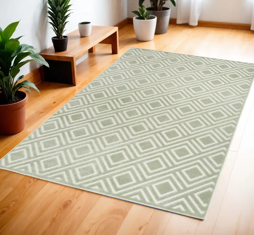 Green Geometric Area Rug Photo 1
