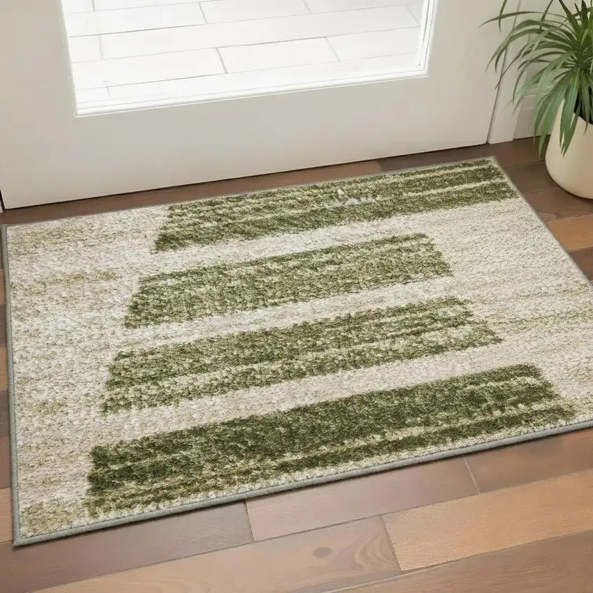 Green Geometric Power Loom Area Rug Photo 1