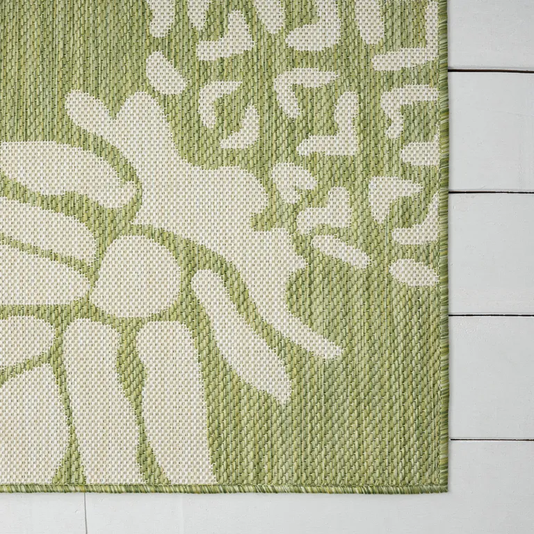 Green Pineapple Indoor Outdoor Area Rug Photo 4
