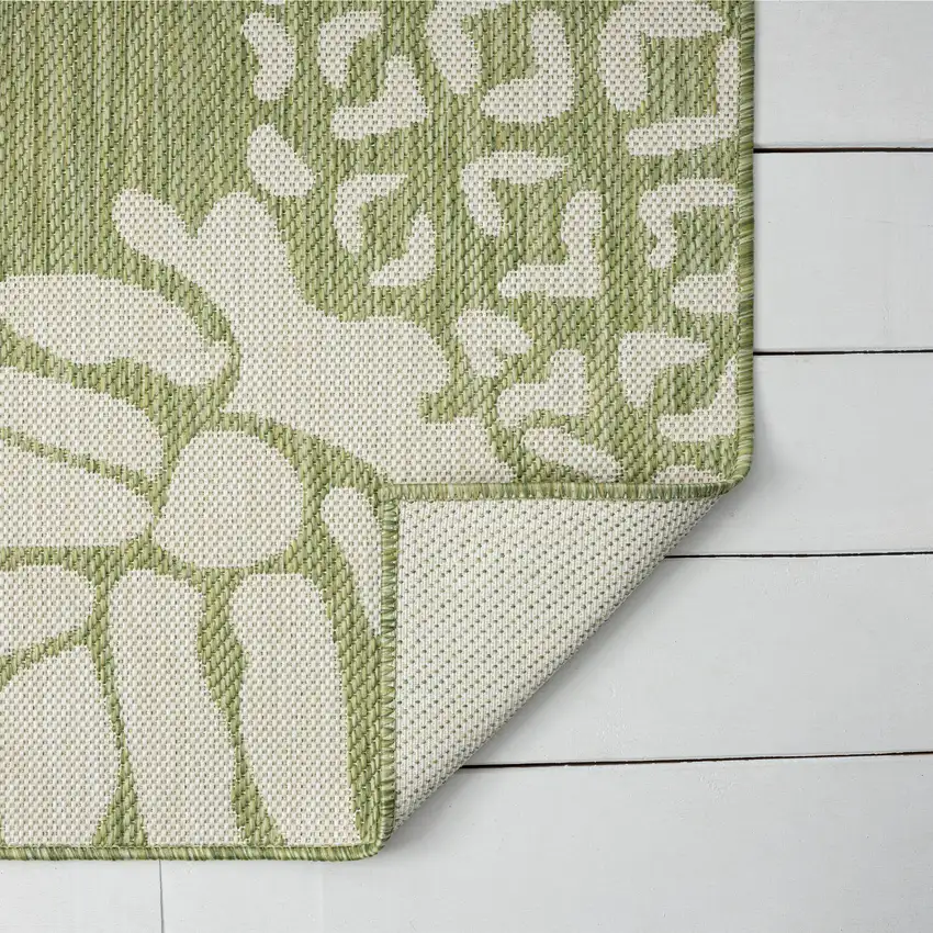 Green Pineapple Indoor Outdoor Area Rug Photo 6