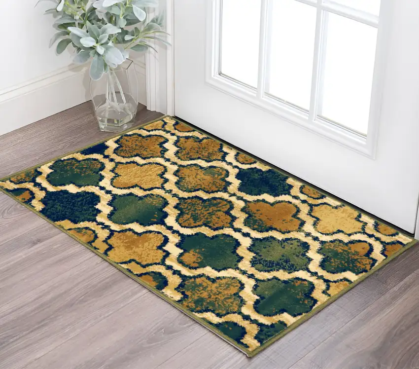Green Quatrefoil Power Loom Distressed Stain Resistant Area Rug Photo 1