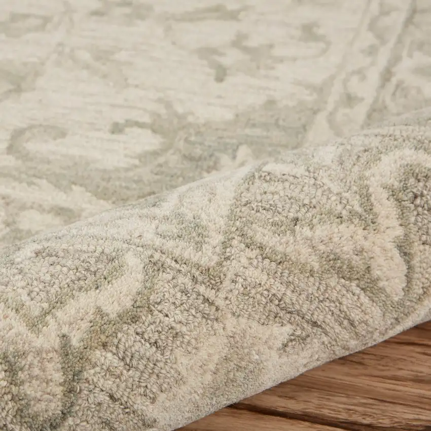 Green and Cream Medallion Area Rug Photo 4