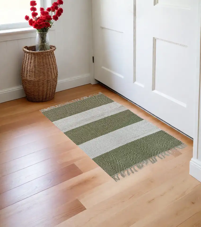Green and White Hand Woven Area Rug Photo 1
