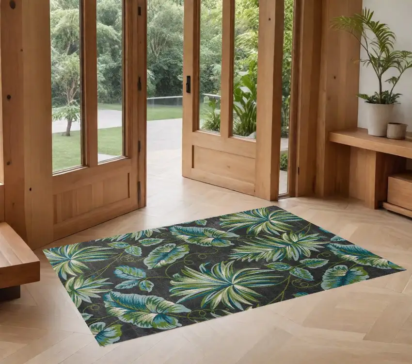 3'X5' Grey Floral Polypropylene Rug Photo 1