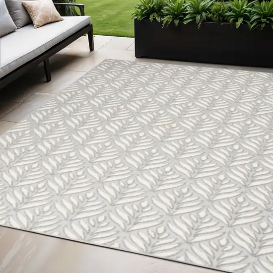 Grey Floral Stain Resistant Non Skid Area Rug Photo 1