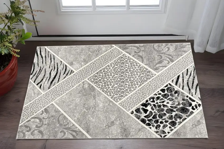 Grey Geometric Power Loom Stain Resistant Area Rug Photo 1