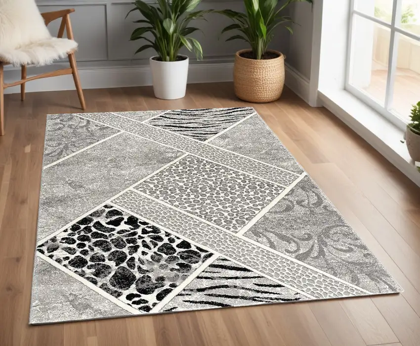 Grey Geometric Power Loom Stain Resistant Area Rug Photo 1