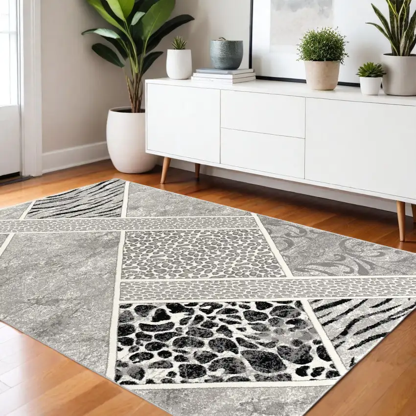 Grey Geometric Power Loom Stain Resistant Area Rug Photo 1