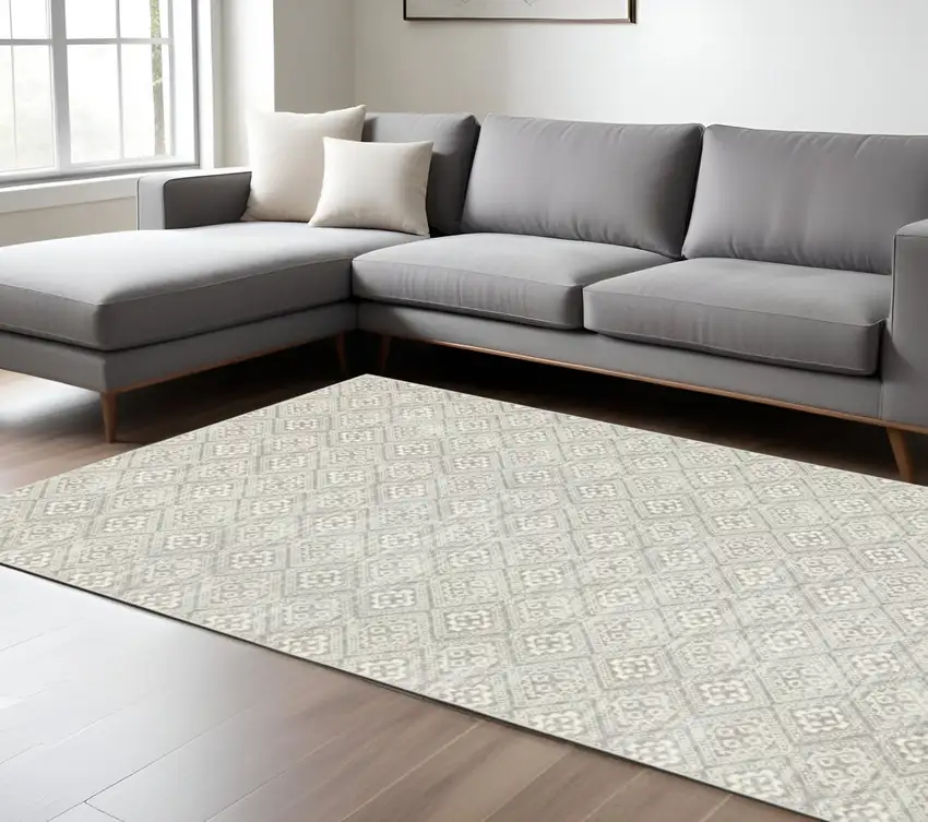 Gray Geometric Power Loom Area Rug Photo 1