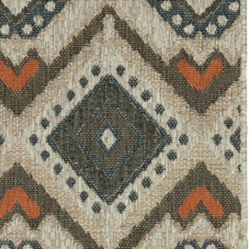 Gray Geometric Stain Resistant Indoor Outdoor Area Rug Photo 3