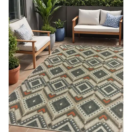 Gray Geometric Stain Resistant Indoor Outdoor Area Rug Photo 1