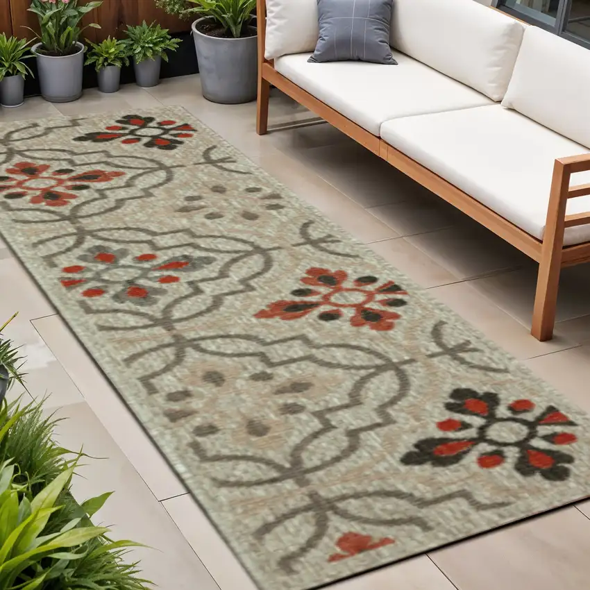 Gray Geometric Stain Resistant Indoor Outdoor Area Rug Photo 1