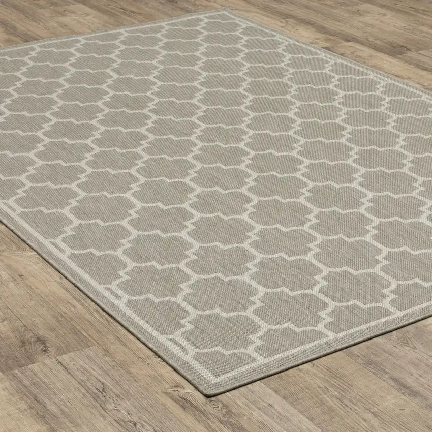 Grey Geometric Stain Resistant Indoor Outdoor Area Rug Photo 6